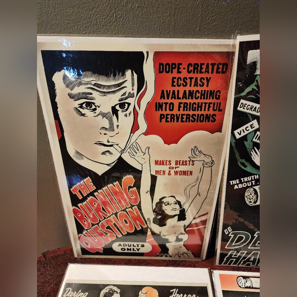 Posters - Picture 2 of 5